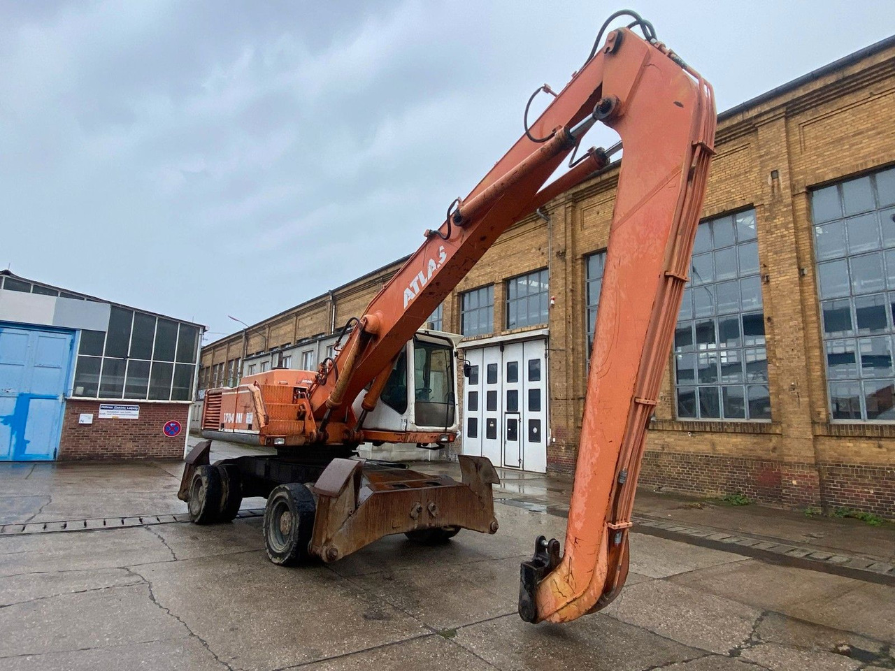 Atlas 1704 MI mit Greifer Umschlagbagger Lang - Excavator pe roţi: Foto 3 Atlas 1704 MI mit Greifer Umschlagbagger Lang - Excavator pe roţi: Foto 3