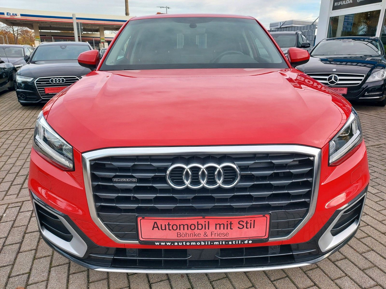 Audi Q2 40 TFSI quattro sport LED Leder Kamera AHK - SUV: Foto 4 Audi Q2 40 TFSI quattro sport LED Leder Kamera AHK - SUV: Foto 4