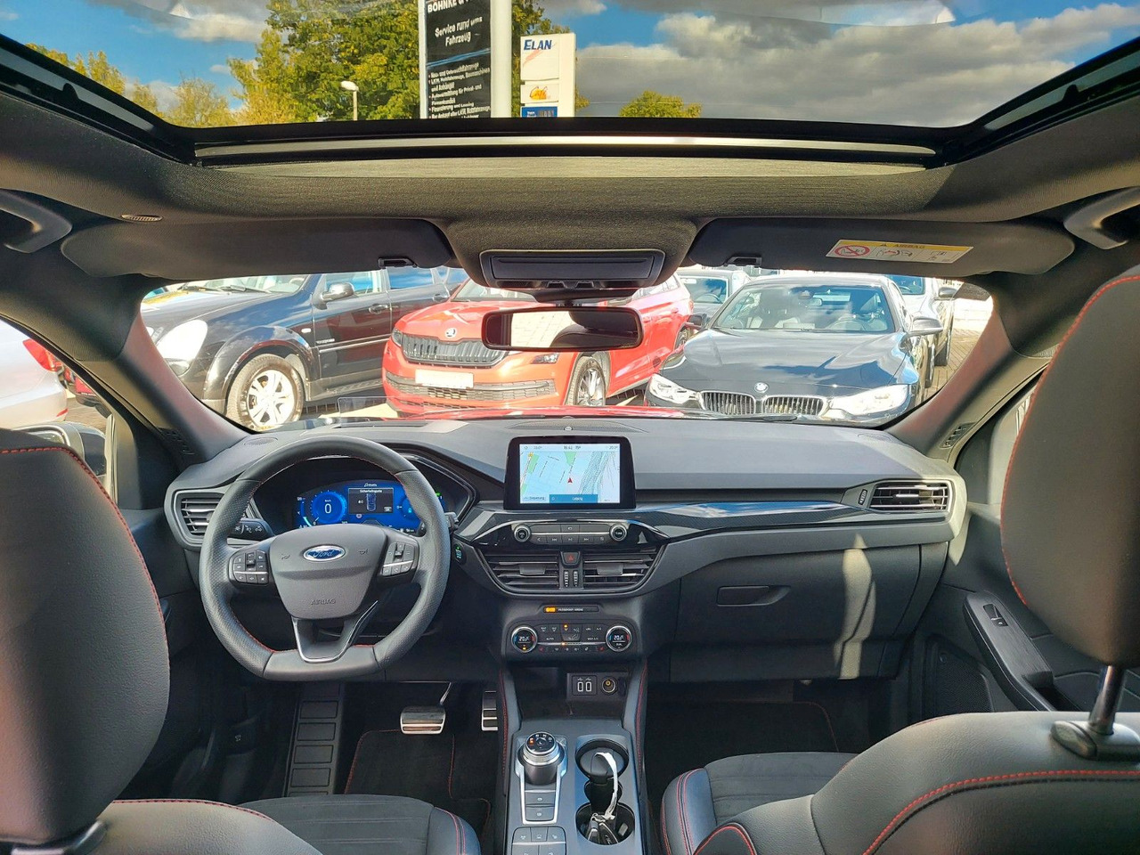 Ford Kuga Plug-In Hybrid ST-Line X ACC Assist 360° - SUV: Foto 2 Ford Kuga Plug-In Hybrid ST-Line X ACC Assist 360° - SUV: Foto 2