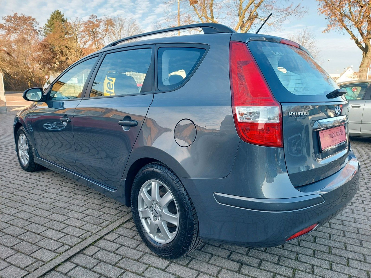 Hyundai i30 cw FIFA WM Edition Klima Sitzheizung - Mașină break: Foto 4 Hyundai i30 cw FIFA WM Edition Klima Sitzheizung - Mașină break: Foto 4