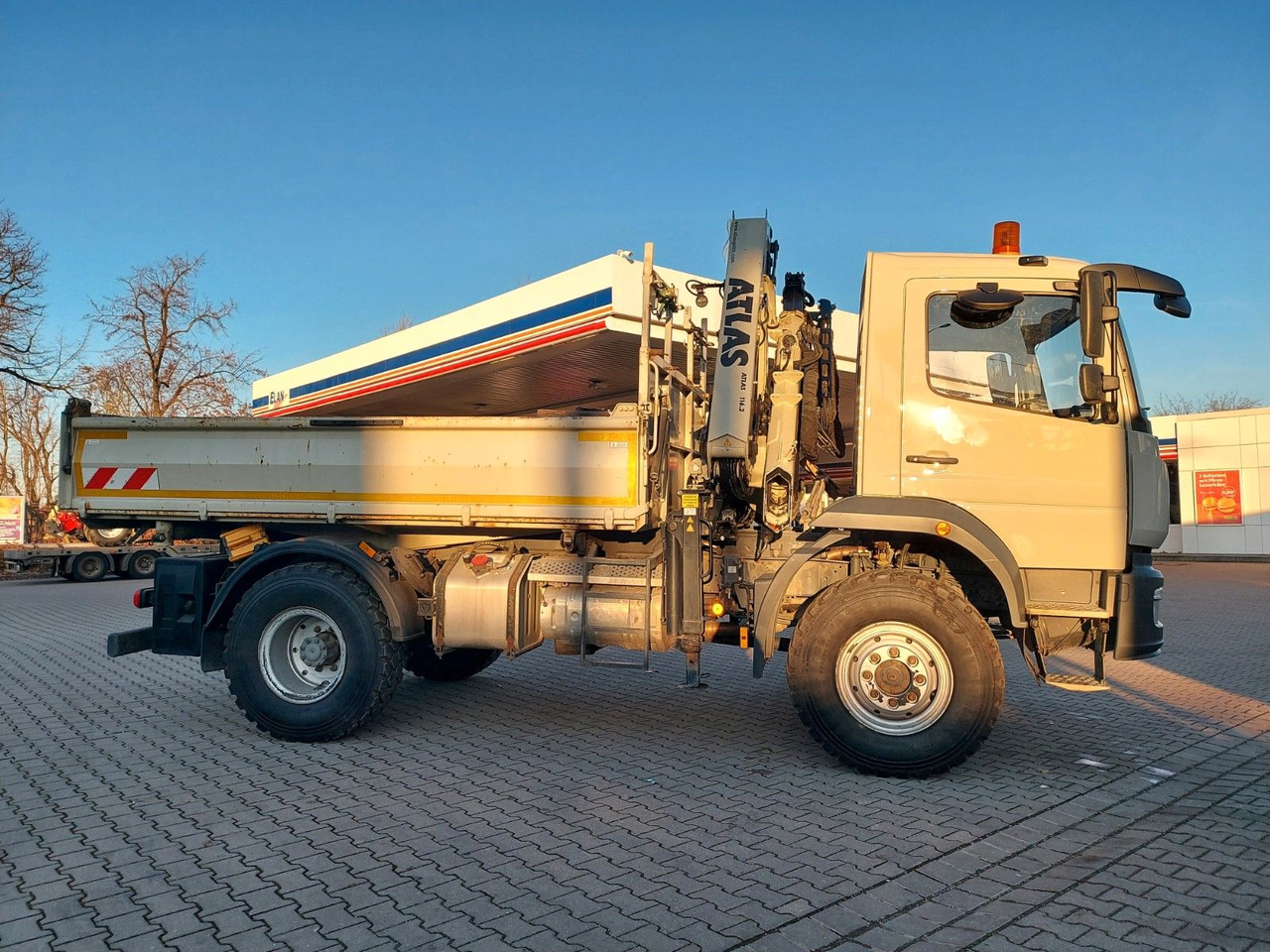 Mercedes-Benz Atego / 1324 MEILLER 4X4 KRAN ATLAS 116.3 Kipper - Camion basculantă, Camion cu macara: Foto 3 Mercedes-Benz Atego / 1324 MEILLER 4X4 KRAN ATLAS 116.3 Kipper - Camion basculantă, Camion cu macara: Foto 3