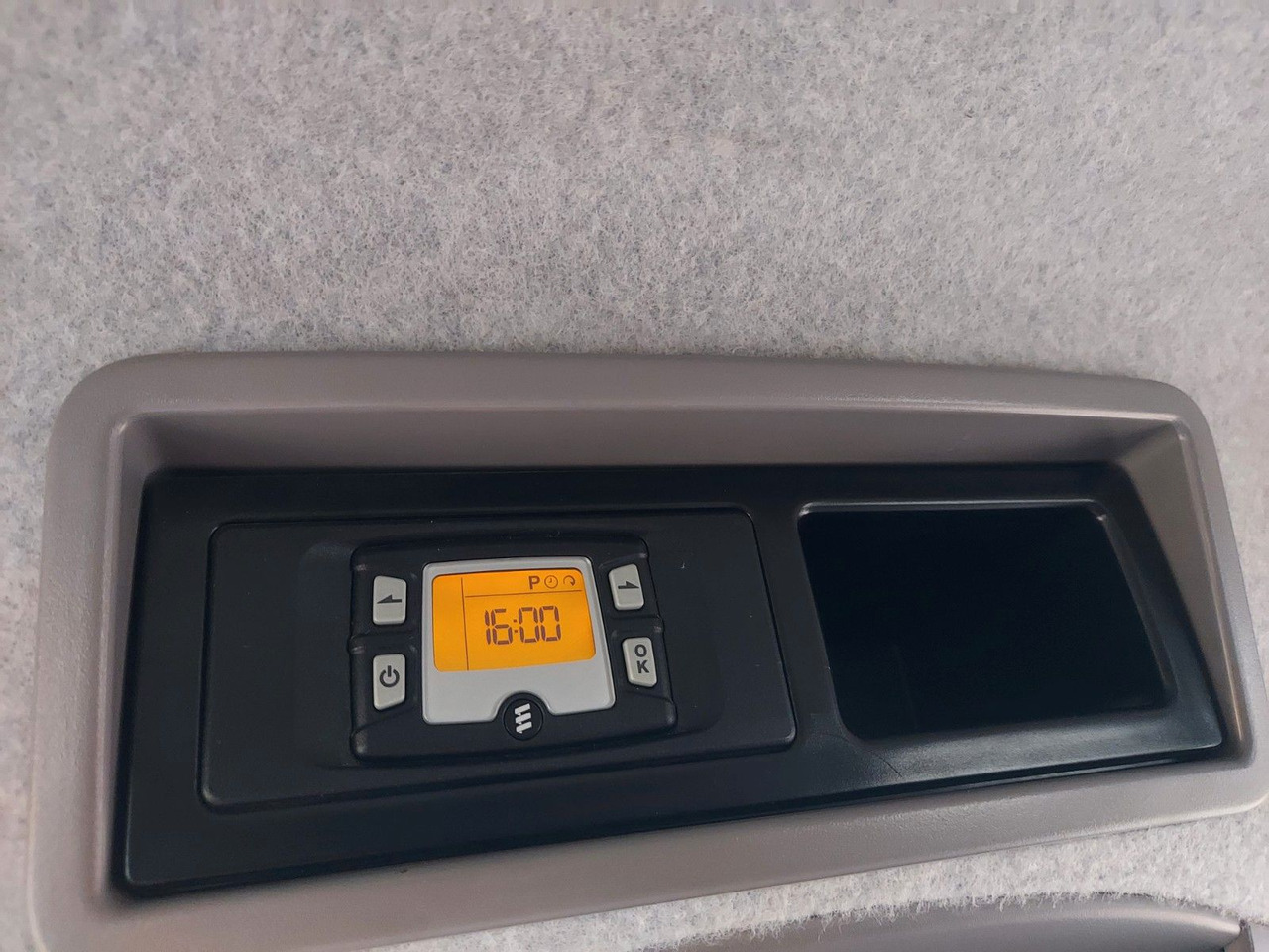 Mercedes-Benz Sprinter II Pritsche/DoKa 516 CDI KLIMA AHK - Autoutilitară cu platformă, Autoutilitară cabină dublă: Foto 2 Mercedes-Benz Sprinter II Pritsche/DoKa 516 CDI KLIMA AHK - Autoutilitară cu platformă, Autoutilitară cabină dublă: Foto 2