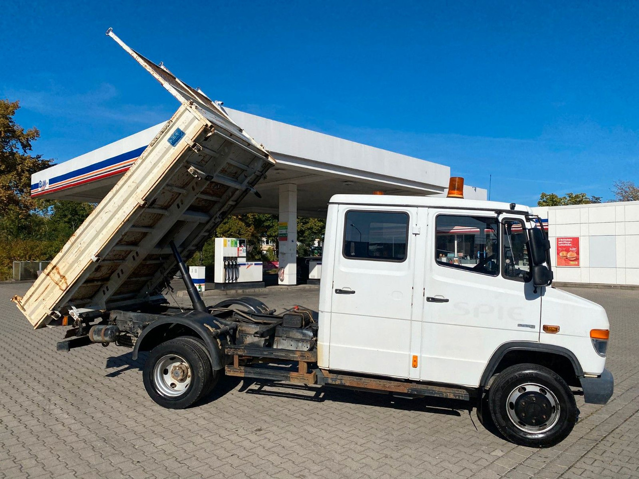 Mercedes-Benz VARIO 816D Doka 3 Seiten Kipper Meiller - Autoutilitară basculantă, Autoutilitară cabină dublă: Foto 1 Mercedes-Benz VARIO 816D Doka 3 Seiten Kipper Meiller - Autoutilitară basculantă, Autoutilitară cabină dublă: Foto 1