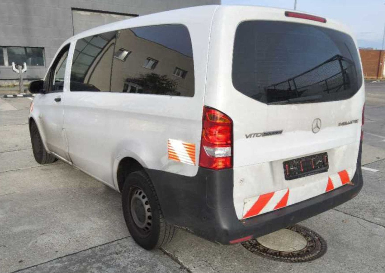Mercedes-Benz Vito Tourer 114CDI Lang TOURER KLIMA 10 /26 TÜV - Transport persoane: Foto 3 Mercedes-Benz Vito Tourer 114CDI Lang TOURER KLIMA 10 /26 TÜV - Transport persoane: Foto 3