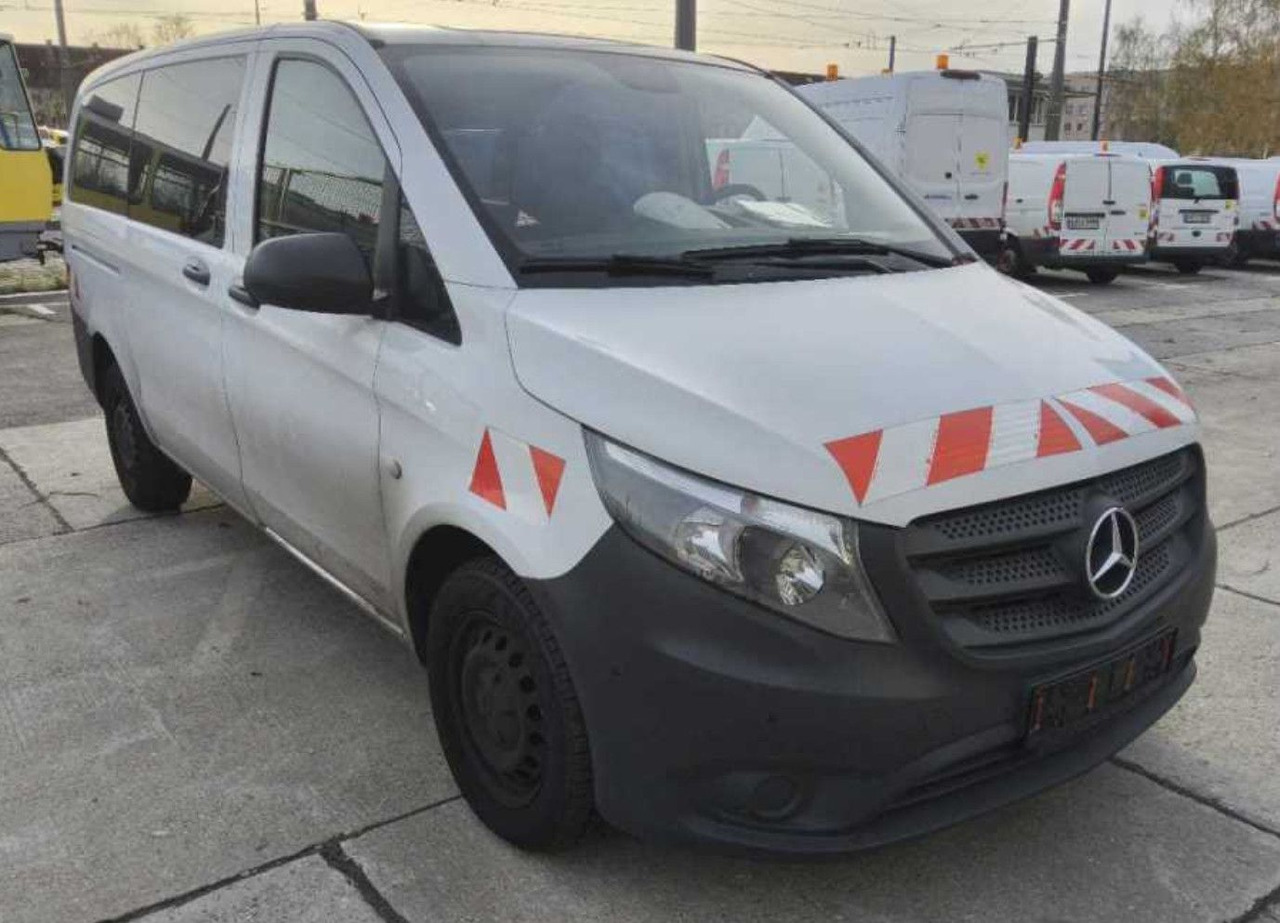 Mercedes-Benz Vito Tourer 114CDI Lang TOURER KLIMA 10 /26 TÜV - Transport persoane: Foto 2 Mercedes-Benz Vito Tourer 114CDI Lang TOURER KLIMA 10 /26 TÜV - Transport persoane: Foto 2