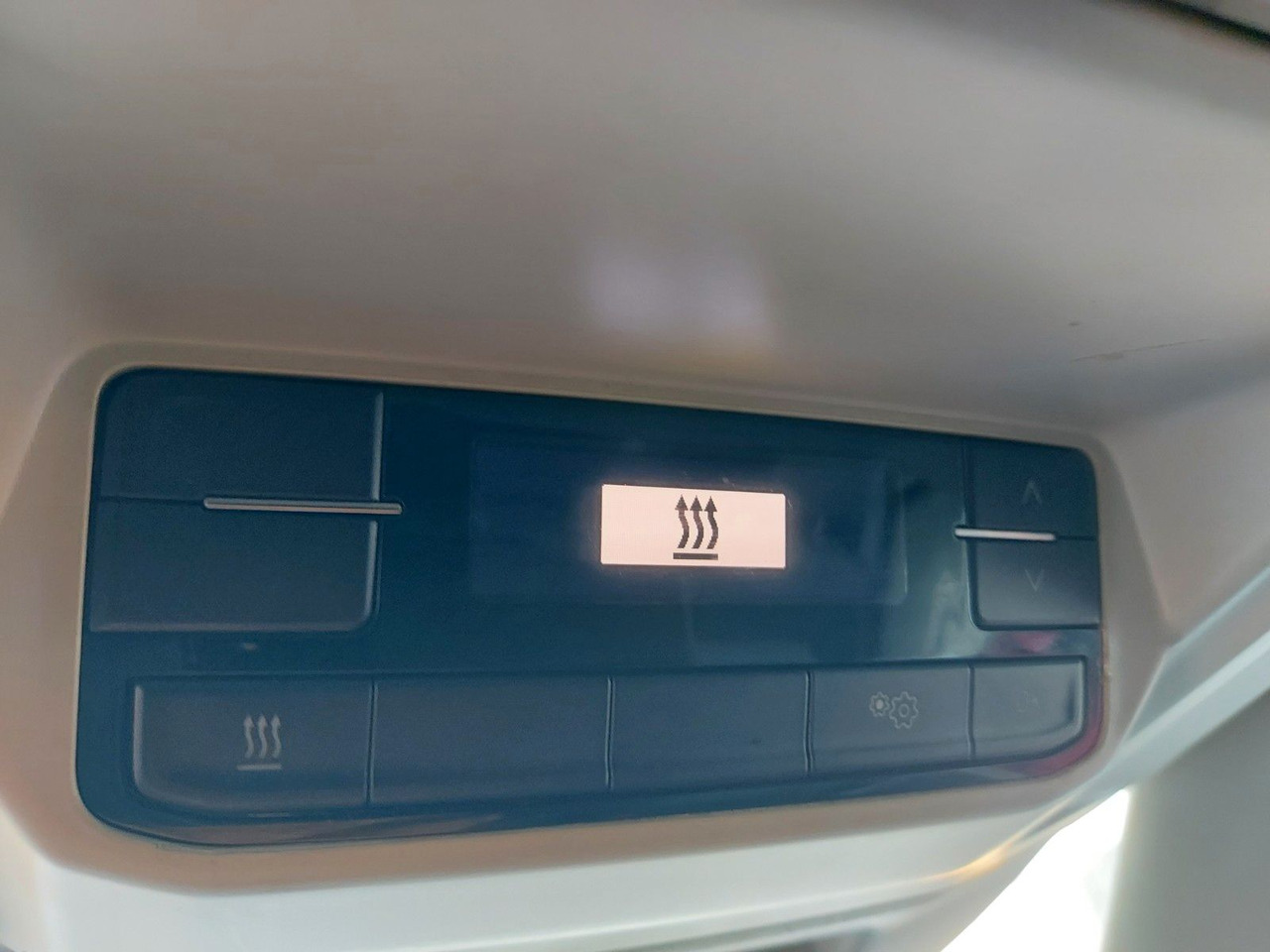 Volkswagen Crafter Kasten 35 lang Hochdach 4MOTION Maxi - Transport persoane: Foto 3 Volkswagen Crafter Kasten 35 lang Hochdach 4MOTION Maxi - Transport persoane: Foto 3