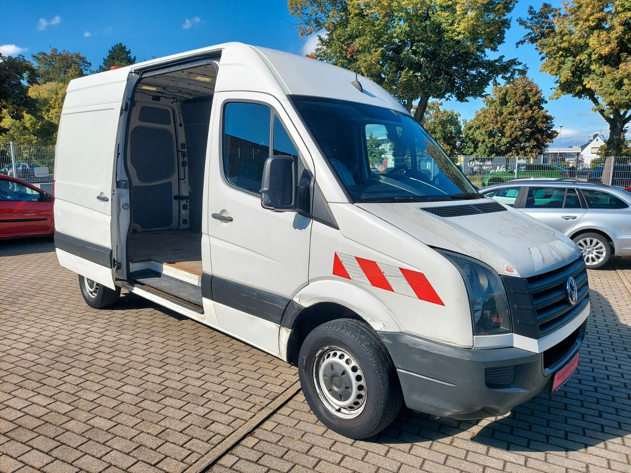 Volkswagen Crafter Kasten 35 mittel L2H2 Hochdach Klima - Dubă: Foto 2 Volkswagen Crafter Kasten 35 mittel L2H2 Hochdach Klima - Dubă: Foto 2