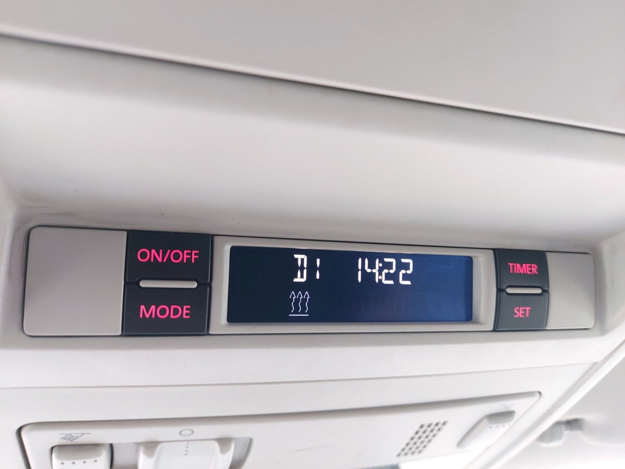 Volkswagen T5 Transporter Kasten Kombi Lang Klima Standheiz - Transport persoane: Foto 3 Volkswagen T5 Transporter Kasten Kombi Lang Klima Standheiz - Transport persoane: Foto 3