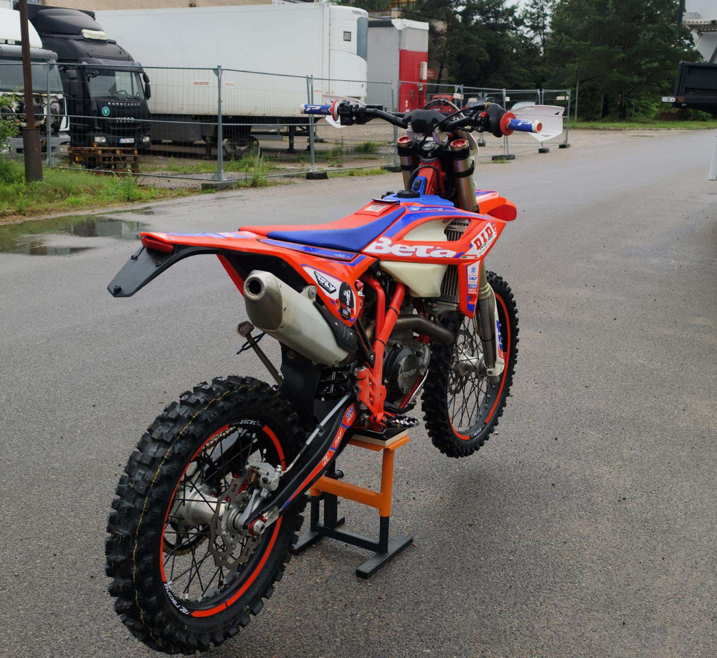 Beta RR 430cc - Motocicletă: Foto 4 Beta RR 430cc - Motocicletă: Foto 4