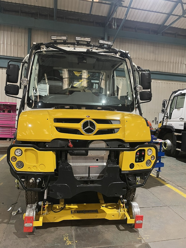 UNIMOG Unimog 423, 4x4, Mercedes Benz, Hiab - Camion cu macara: Foto 3 UNIMOG Unimog 423, 4x4, Mercedes Benz, Hiab - Camion cu macara: Foto 3