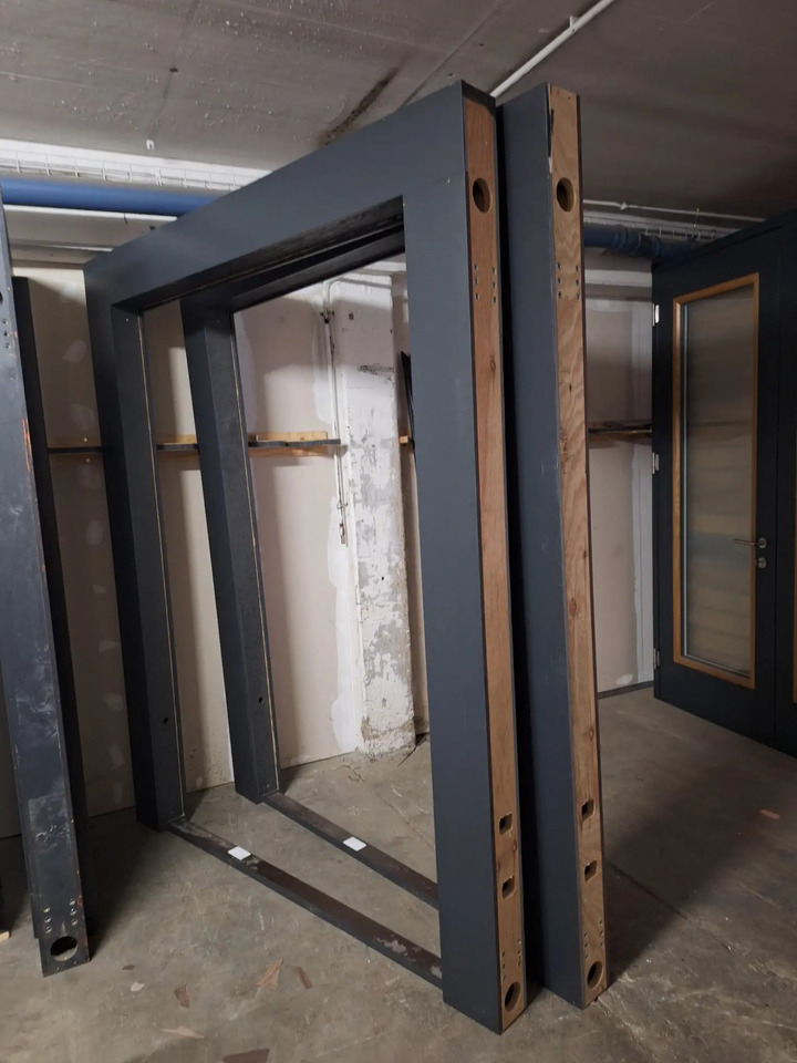 1 Posten Aufstände für Haustürenausstellung - Unealtă/ Echipament: Foto 4 1 Posten Aufstände für Haustürenausstellung - Unealtă/ Echipament: Foto 4