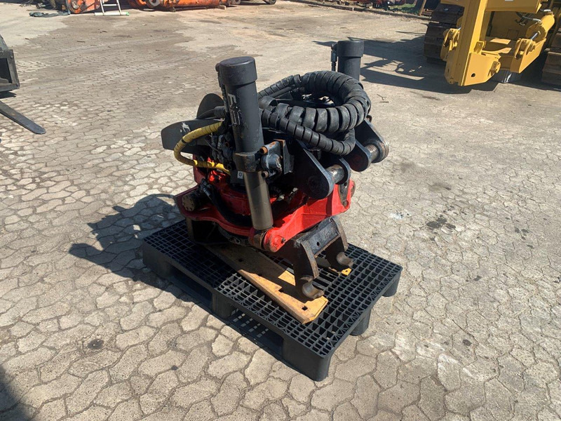 INDEXATOR R8 - Tiltrotator: Foto 2 INDEXATOR R8 - Tiltrotator: Foto 2