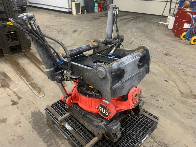 ROTOTILT R8 - Cuplare rapidă: Foto 3 ROTOTILT R8 - Cuplare rapidă: Foto 3