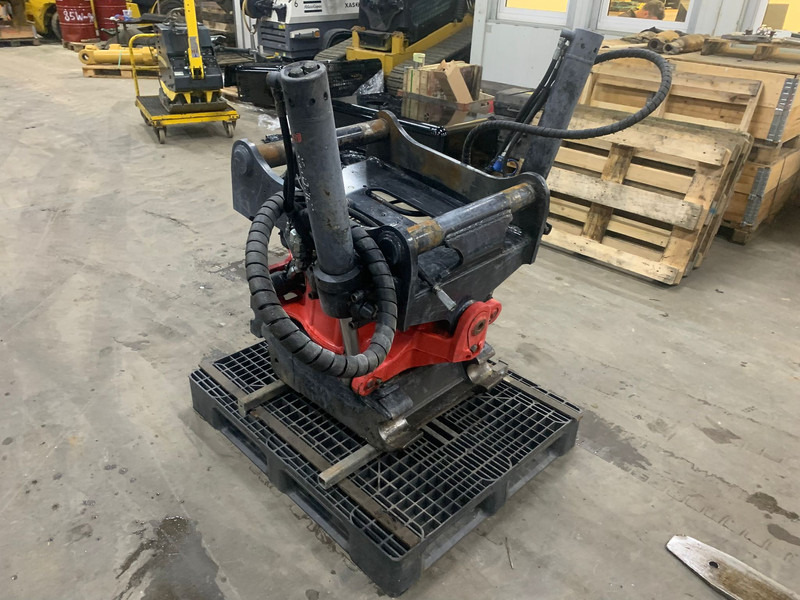 ROTOTILT R8 - Cuplare rapidă: Foto 1 ROTOTILT R8 - Cuplare rapidă: Foto 1