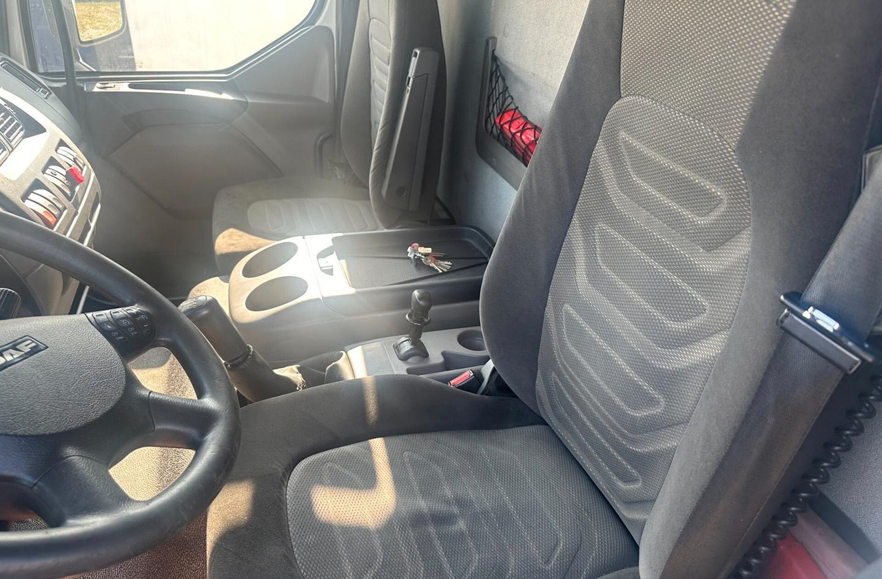 DAF LF 55.220 FURGONE 8 MT. - Camion furgon: Foto 5 DAF LF 55.220 FURGONE 8 MT. - Camion furgon: Foto 5
