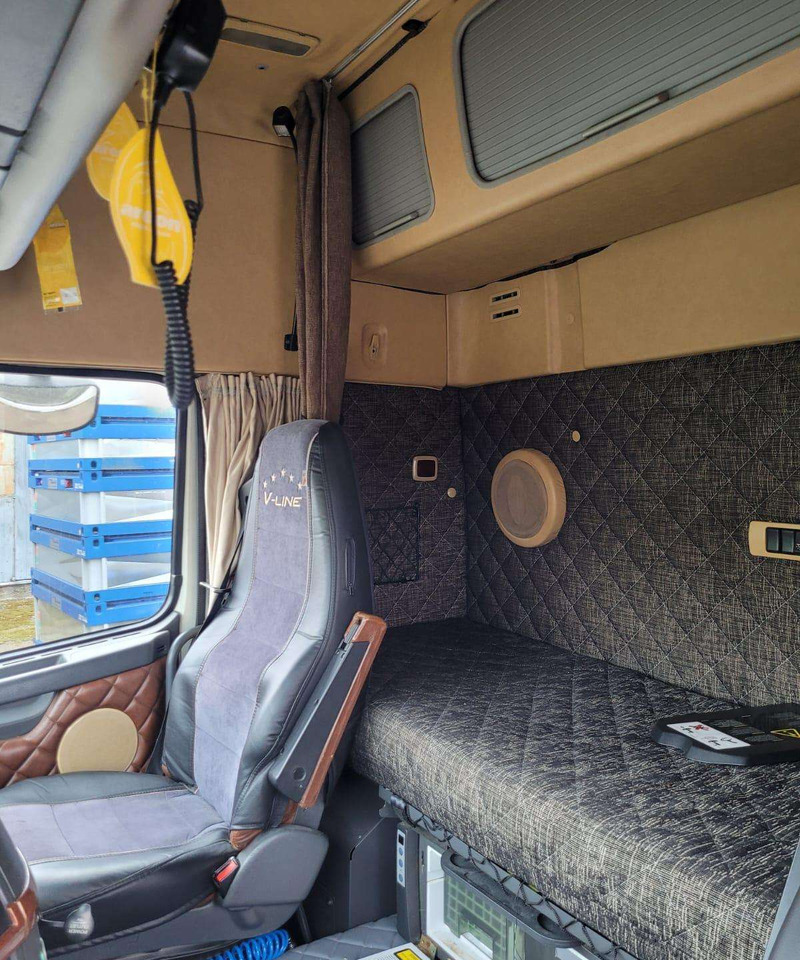 Volvo FH13 440AG - Cap tractor: Foto 5 Volvo FH13 440AG - Cap tractor: Foto 5