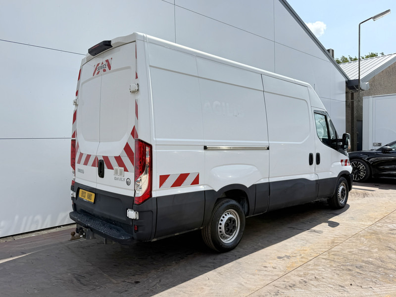 Iveco Daily 35S14 2.3 L2H2 Cruise Control Climate Control 3.5t Trekhaak Lucht geveerde stoel - Dubă: Foto 3 Iveco Daily 35S14 2.3 L2H2 Cruise Control Climate Control 3.5t Trekhaak Lucht geveerde stoel - Dubă: Foto 3