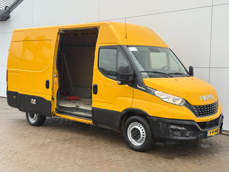 Iveco Daily 35S16 2.3 Automaat L2H2 Oprijplaat Trekhaak Climate Control Cruise Control Lucht Geveerde Stoel - Dubă: Foto 5 Iveco Daily 35S16 2.3 Automaat L2H2 Oprijplaat Trekhaak Climate Control Cruise Control Lucht Geveerde Stoel - Dubă: Foto 5