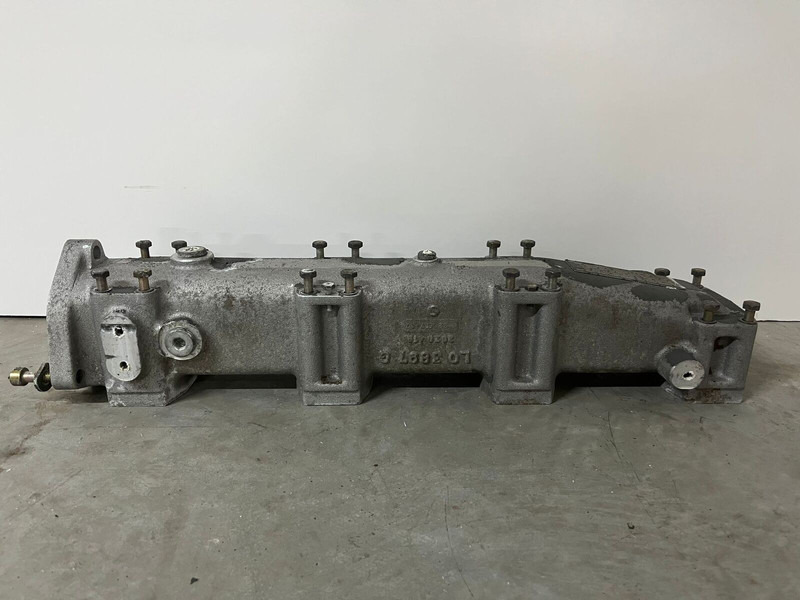 Liebherr A974 / P974 / R942 / R944 / R954 / R964 / R974 / R974B - A 974 / P 974 / R 942 / R 944 / R 954 / R 964 / R 974 / R 974B - Conductă admisie: Foto 3 Liebherr A974 / P974 / R942 / R944 / R954 / R964 / R974 / R974B - A 974 / P 974 / R 942 / R 944 / R 954 / R 964 / R 974 / R 974B - Conductă admisie: Foto 3