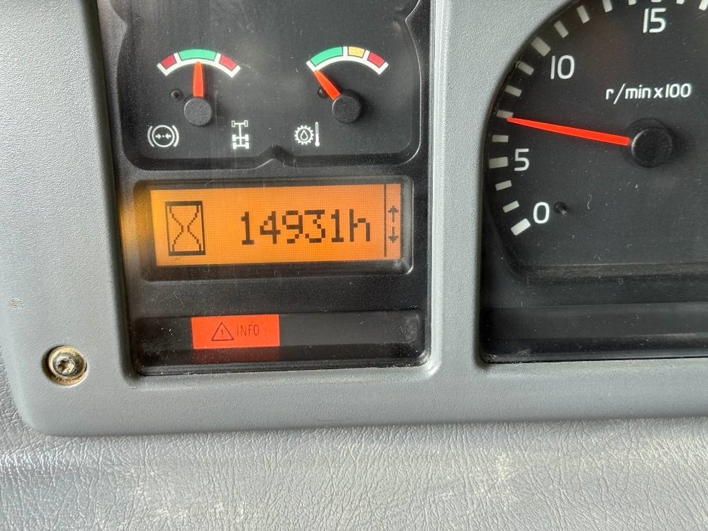 Camion articulat Volvo A25D: Foto 11