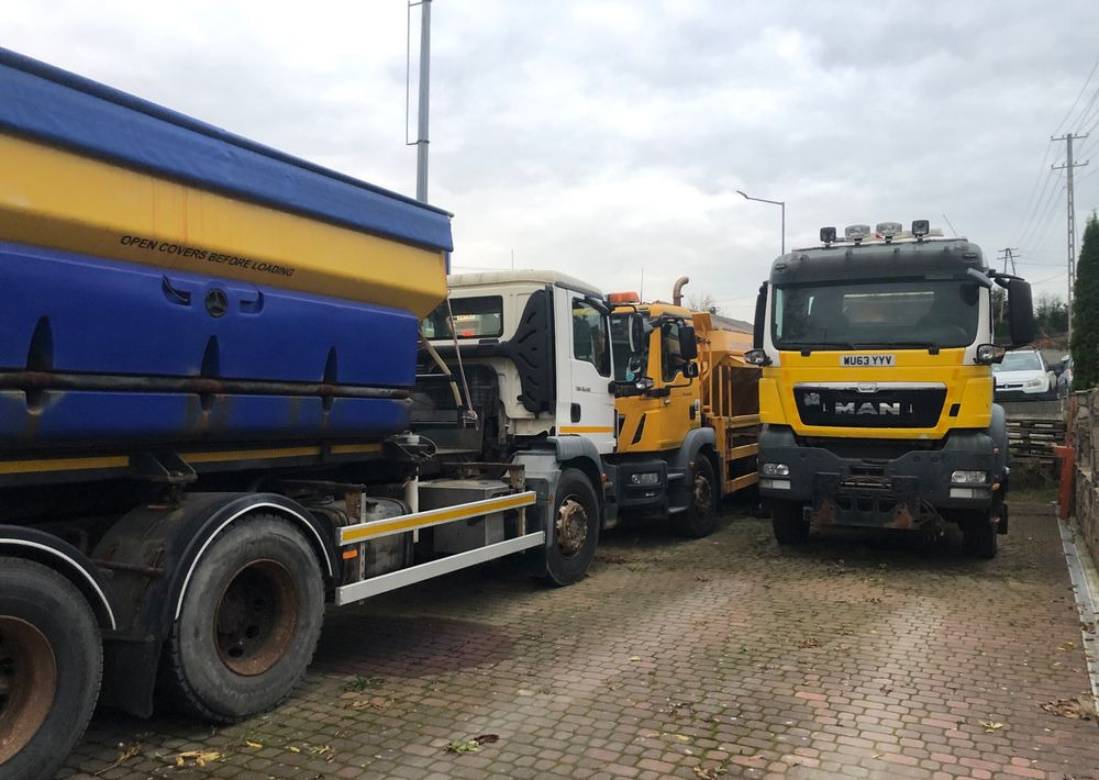 MAN TGS 26.320 6x6BB piaskarka solarka econ schmidt pług - Maşina comunala, Camion: Foto 4 MAN TGS 26.320 6x6BB piaskarka solarka econ schmidt pług - Maşina comunala, Camion: Foto 4