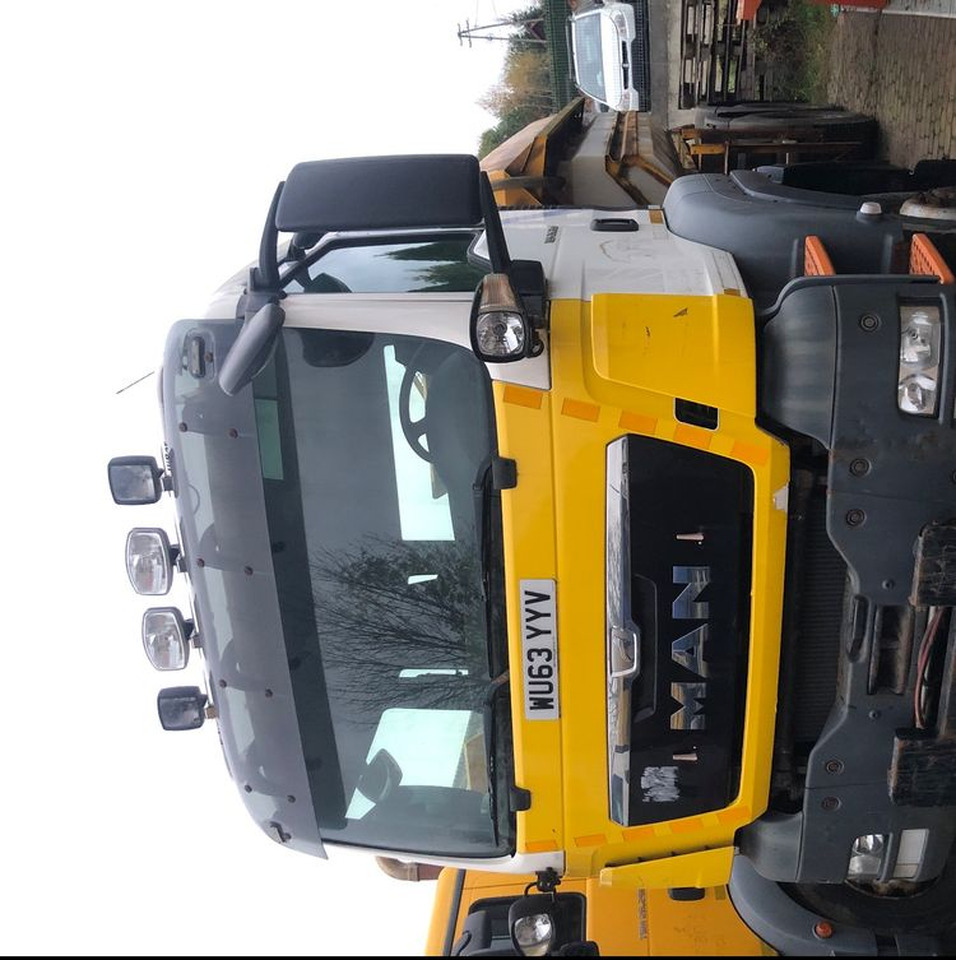 MAN TGS 26.320 6x6BB piaskarka solarka econ schmidt pług - Maşina comunala, Camion: Foto 2 MAN TGS 26.320 6x6BB piaskarka solarka econ schmidt pług - Maşina comunala, Camion: Foto 2