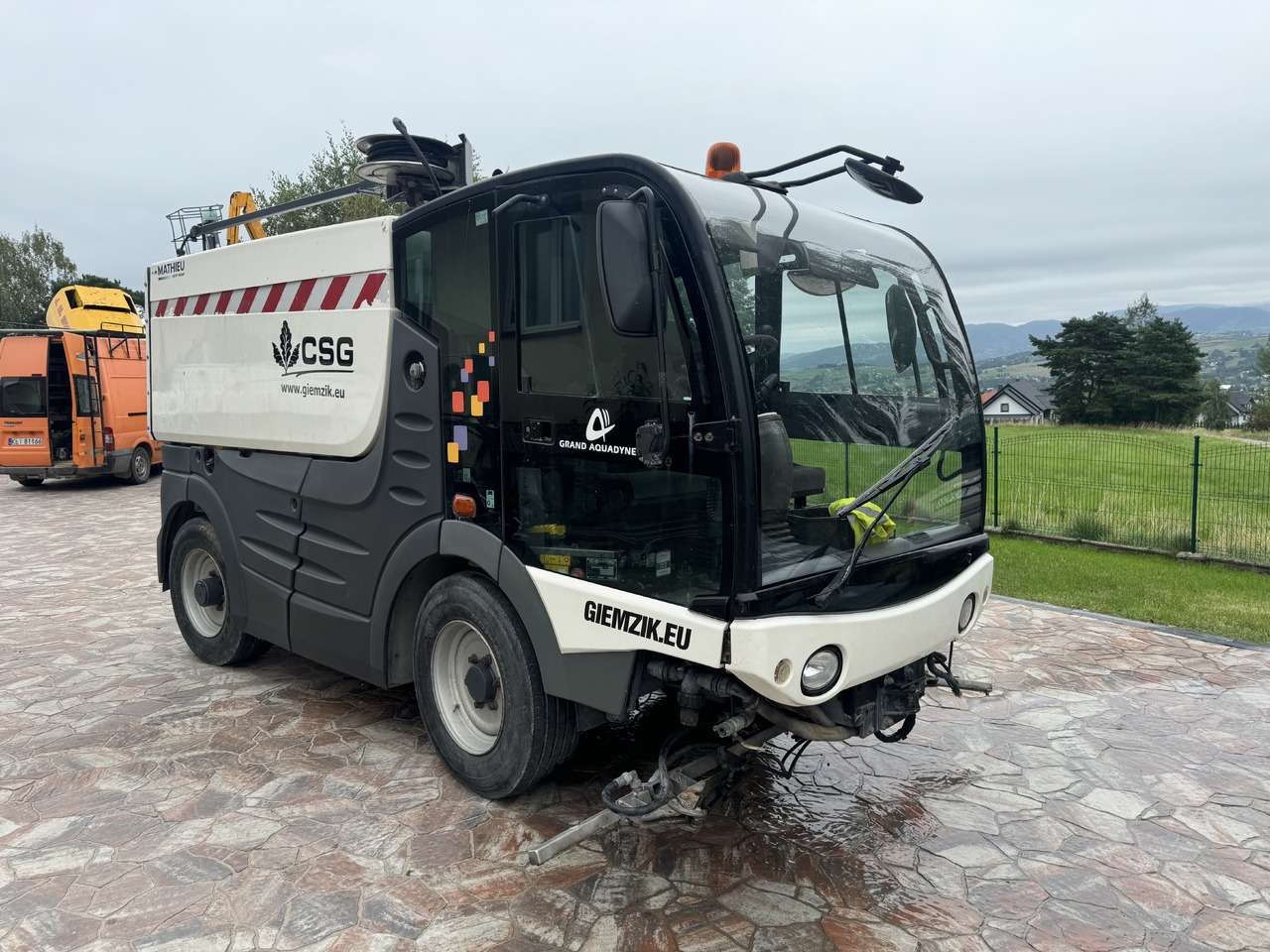 MATHIEU Grand Aquadyne 4000 water truck sprayer HP washer - Măturătoare stradală: Foto 1 MATHIEU Grand Aquadyne 4000 water truck sprayer HP washer - Măturătoare stradală: Foto 1