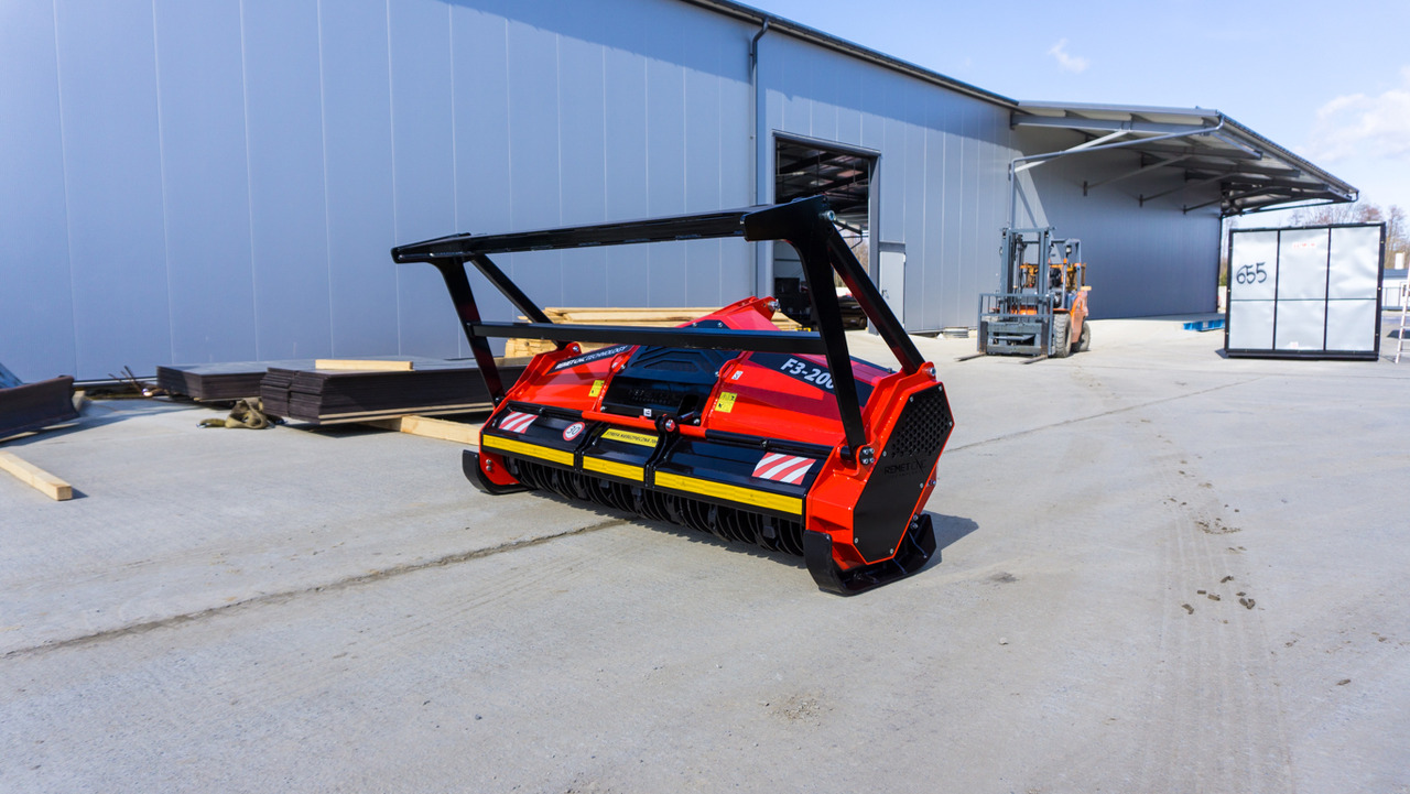 REMET F3-200 - Tocător forestier: Foto 4 REMET F3-200 - Tocător forestier: Foto 4