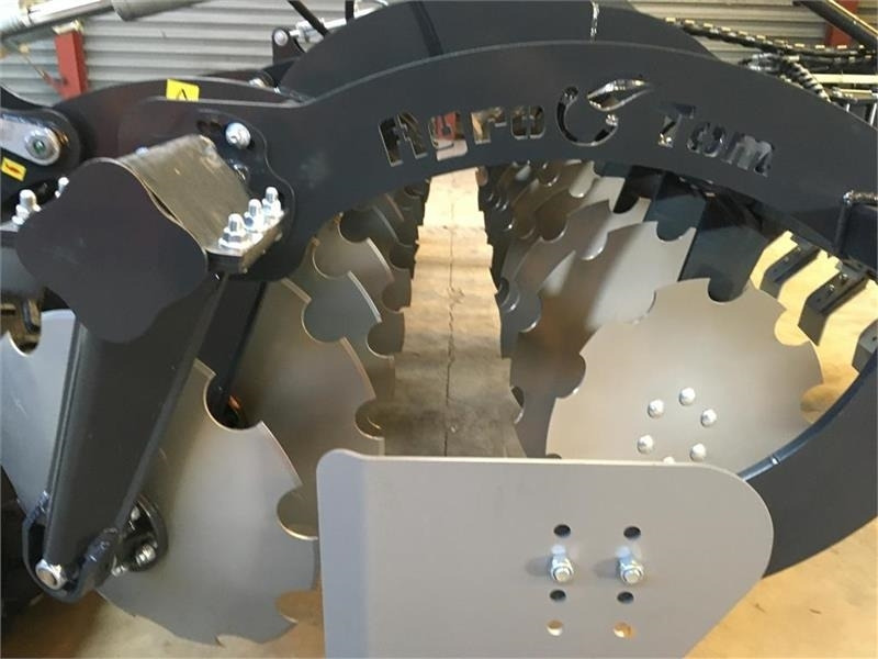 Agro - TOM 4 m. bugseret med slæbeplanke  în leasing Agro - TOM 4 m. bugseret med slæbeplanke: Foto 9