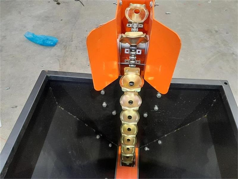 - - - Boxer AGRI - Maşină de plantat cartofi: Foto 5 - - - Boxer AGRI - Maşină de plantat cartofi: Foto 5