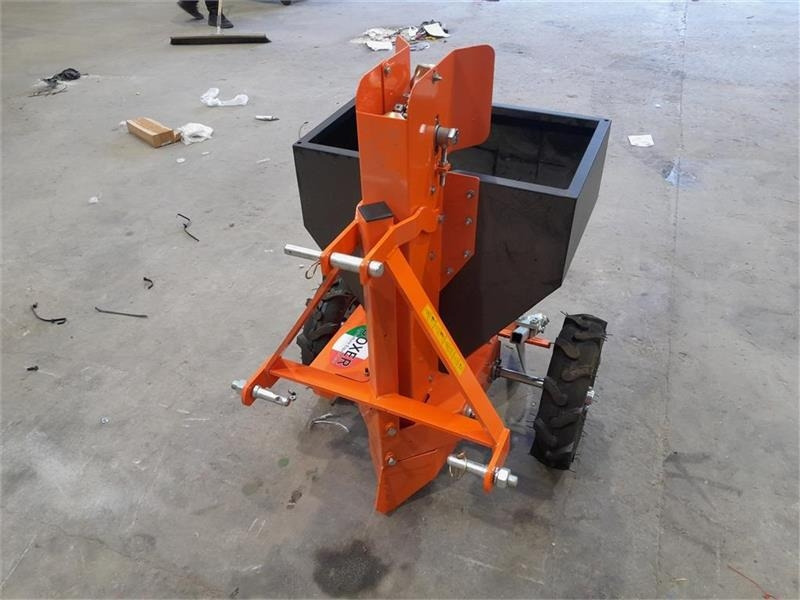 - - - Boxer AGRI - Maşină de plantat cartofi: Foto 2 - - - Boxer AGRI - Maşină de plantat cartofi: Foto 2