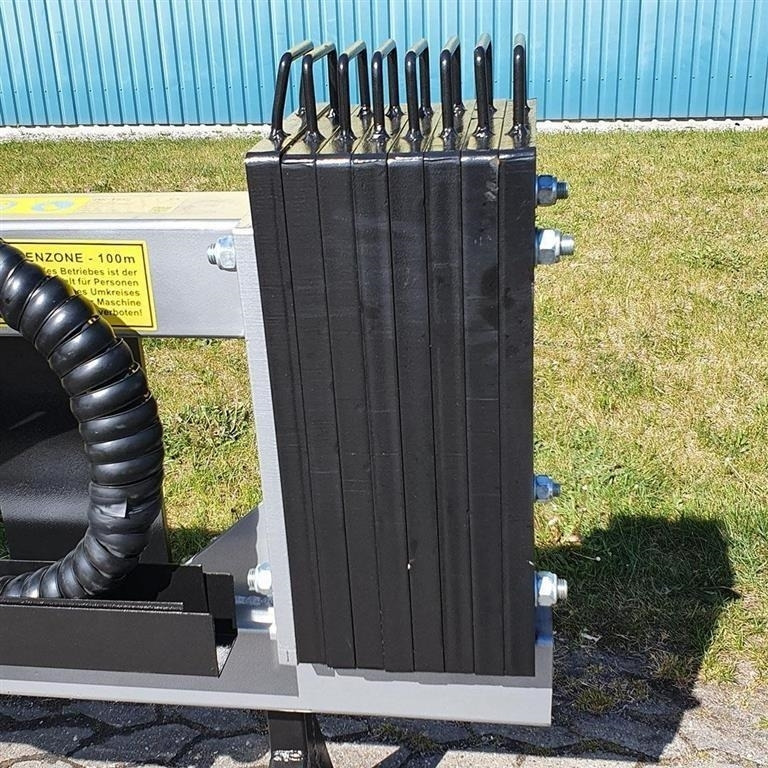 Dk-Tec - Tocător resturi vegetale/ Mulcer: Foto 3 Dk-Tec - Tocător resturi vegetale/ Mulcer: Foto 3