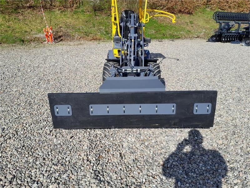 FK Machinery FODER SKRABER - Lamă pentru Utilaje constructii: Foto 2 FK Machinery FODER SKRABER - Lamă pentru Utilaje constructii: Foto 2