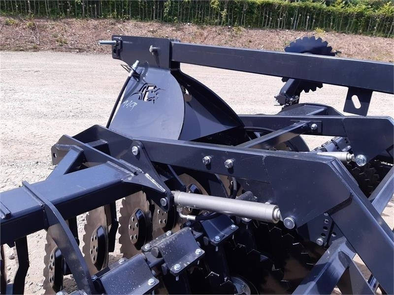 Inter-Tech Diskharve 4 meter J-Maskiner 4 meter med hydraulis - Grapă cu discuri: Foto 4 Inter-Tech Diskharve 4 meter J-Maskiner 4 meter med hydraulis - Grapă cu discuri: Foto 4