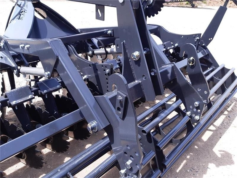 Inter-Tech Diskharve 4 meter J-Maskiner 4 meter med hydraulis - Grapă cu discuri: Foto 3 Inter-Tech Diskharve 4 meter J-Maskiner 4 meter med hydraulis - Grapă cu discuri: Foto 3