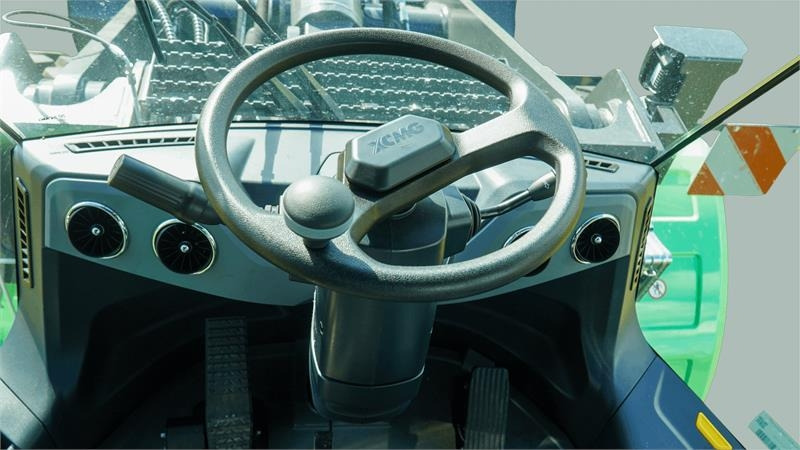 Încărcător frontal pe pneuri XCMG XC968-EV ELEKTRISK: Foto 9 Încărcător frontal pe pneuri XCMG XC968-EV ELEKTRISK: Foto 9
