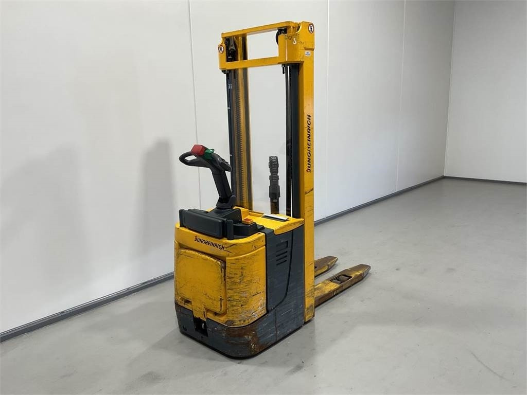 Jungheinrich ERC 214 - Transpalet la mare înălţime: Foto 2 Jungheinrich ERC 214 - Transpalet la mare înălţime: Foto 2