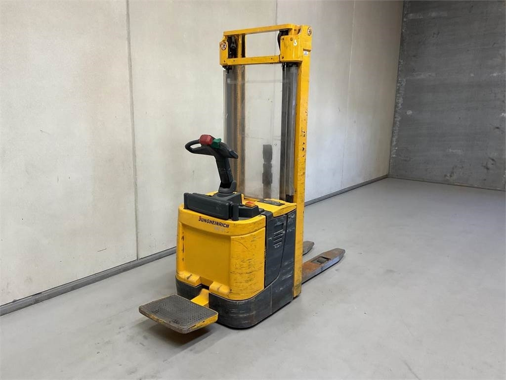 Jungheinrich ERC 214 - Transpalet la mare înălţime: Foto 2 Jungheinrich ERC 214 - Transpalet la mare înălţime: Foto 2