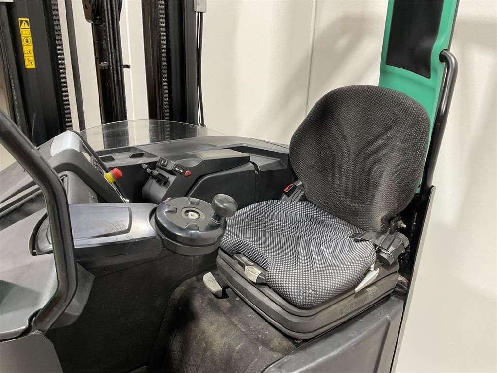 Mitsubishi RB16NH - Stivuitor cu catarg retractabil: Foto 5 Mitsubishi RB16NH - Stivuitor cu catarg retractabil: Foto 5