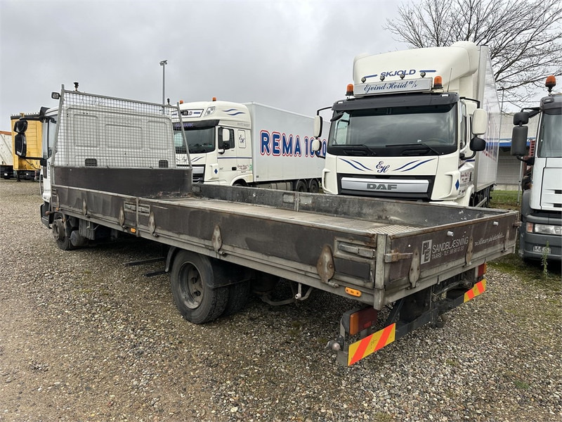 Iveco Eurocargo 80 E18 - Camion platformă: Foto 5 Iveco Eurocargo 80 E18 - Camion platformă: Foto 5