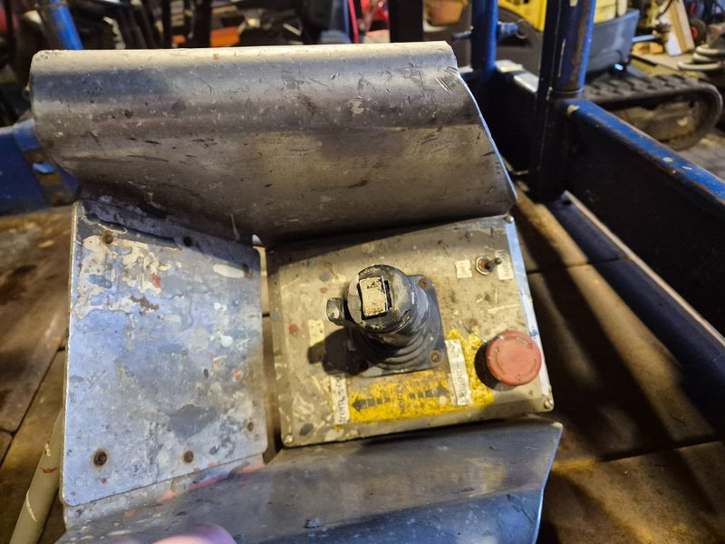 UpRight 2 persons lift - Platforma foarfeca: Foto 5 UpRight 2 persons lift - Platforma foarfeca: Foto 5