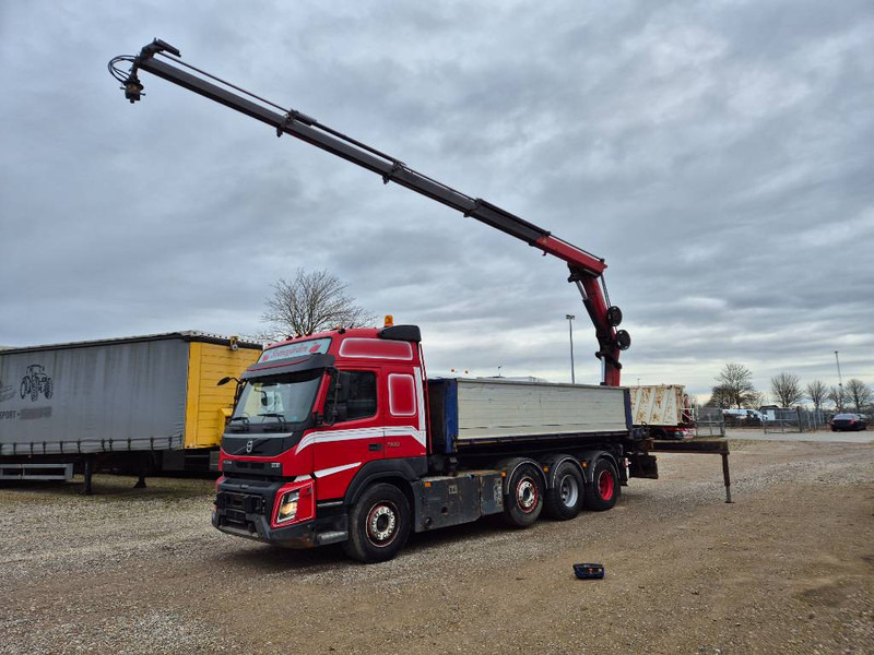 Volvo FMX 500 8x4/4 // HMF 2120 K4 // 3 side tipper - Camion cu macara: Foto 1 Volvo FMX 500 8x4/4 // HMF 2120 K4 // 3 side tipper - Camion cu macara: Foto 1
