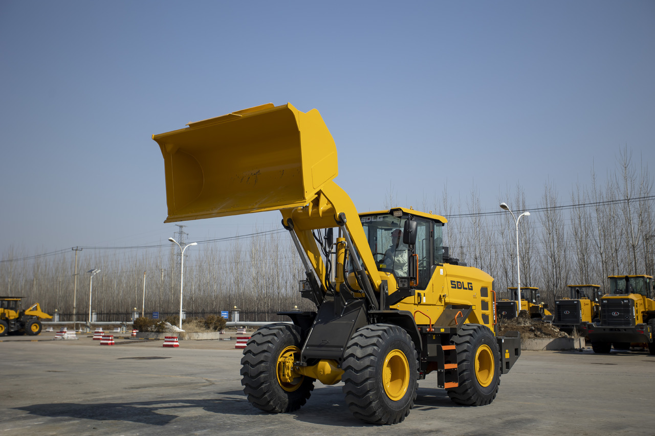 SDLG L938H - Încărcător frontal pe pneuri: Foto 2 SDLG L938H - Încărcător frontal pe pneuri: Foto 2