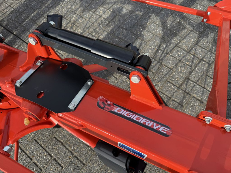 Maşină de întors fânul nou Kuhn GF10803T Schudder: Foto 15 Maşină de întors fânul nou Kuhn GF10803T Schudder: Foto 15