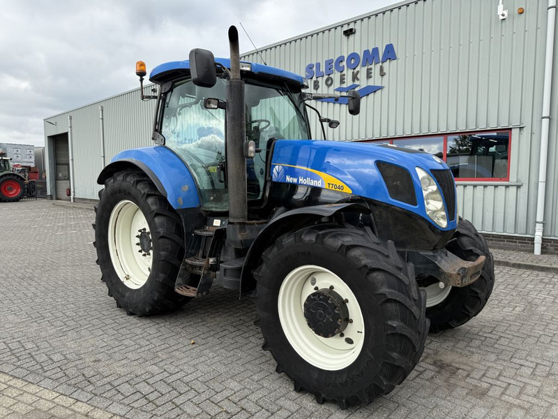 New Holland T7040 Power Command - Tractor agricol: Foto 4 New Holland T7040 Power Command - Tractor agricol: Foto 4