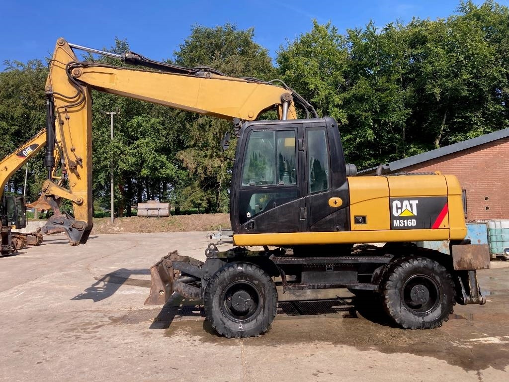 CAT M 316 D - Excavator pe roţi: Foto 2 CAT M 316 D - Excavator pe roţi: Foto 2