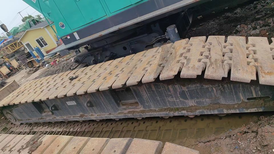 KOBELCO 150TON Crawler Crane for Containers Original Second Hand with Core Components on Sale! - Macara pe senile: Foto 3 KOBELCO 150TON Crawler Crane for Containers Original Second Hand with Core Components on Sale! - Macara pe senile: Foto 3