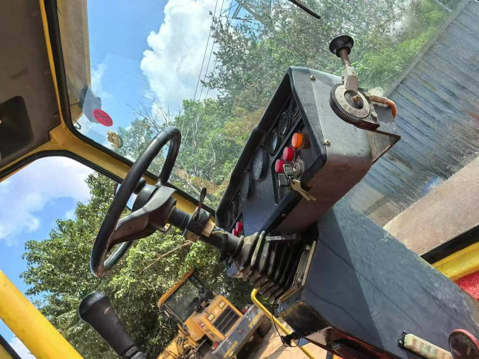 Used Original Road Roller DYNAPAC CA6500D Road Rollers High Quality Second Hand Construction Machinery - Compactor: Foto 5 Used Original Road Roller DYNAPAC CA6500D Road Rollers High Quality Second Hand Construction Machinery - Compactor: Foto 5