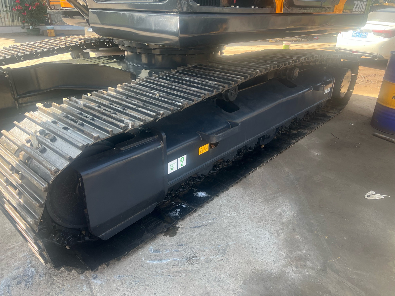 Hyundai 220S - Excavator pe şenile: Foto 5 Hyundai 220S - Excavator pe şenile: Foto 5