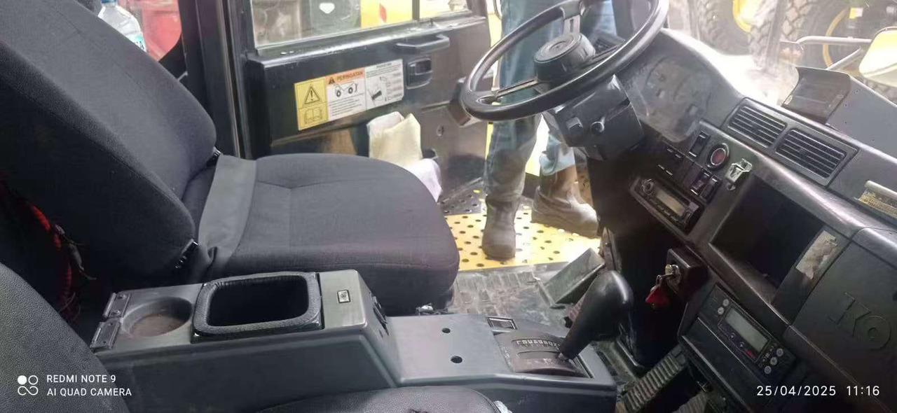 KOMATSU HD785-7 - Camion minier: Foto 2 KOMATSU HD785-7 - Camion minier: Foto 2